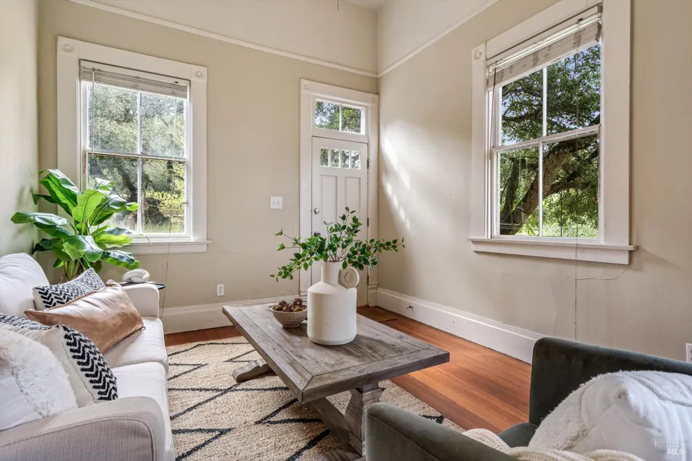 195 Cinnabar Avenue Petaluma, CA 94952
