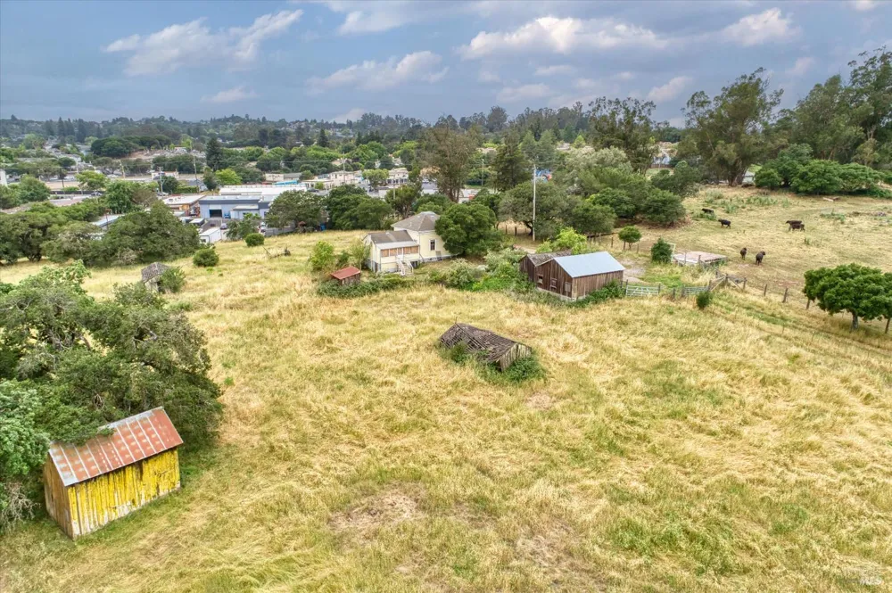 195 Cinnabar Avenue Petaluma, CA 94952