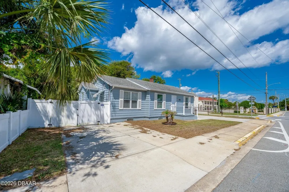 243 PENINSULA DRIVE Daytona Beach, FL 32118