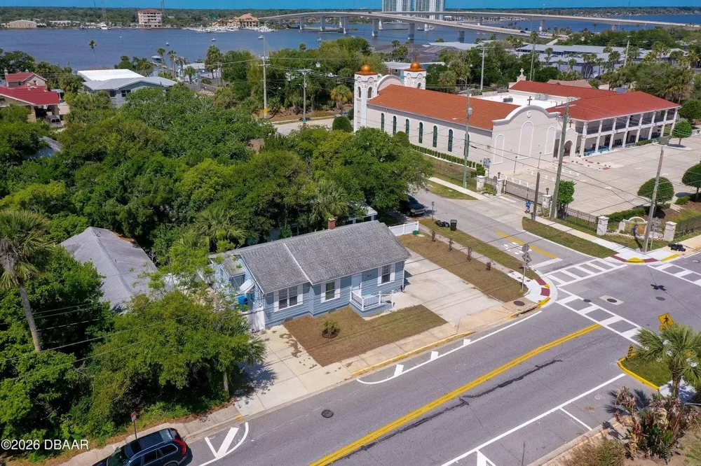 243 PENINSULA DRIVE Daytona Beach, FL 32118