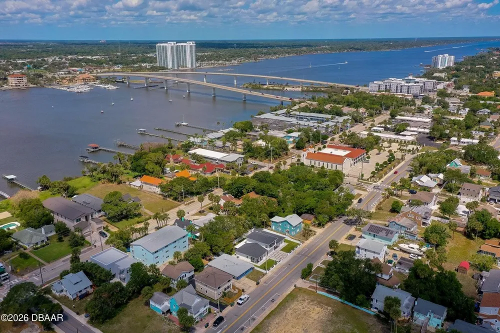 243 PENINSULA DRIVE Daytona Beach, FL 32118