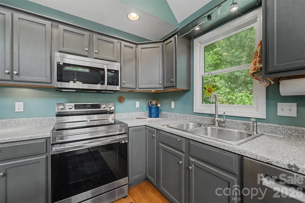 110 Wyoming Drive Sylva, NC 28779