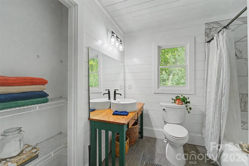 110 Wyoming Drive Sylva, NC 28779