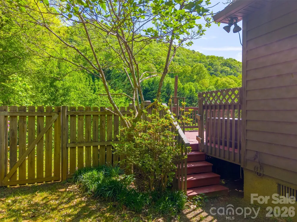 110 Wyoming Drive Sylva, NC 28779