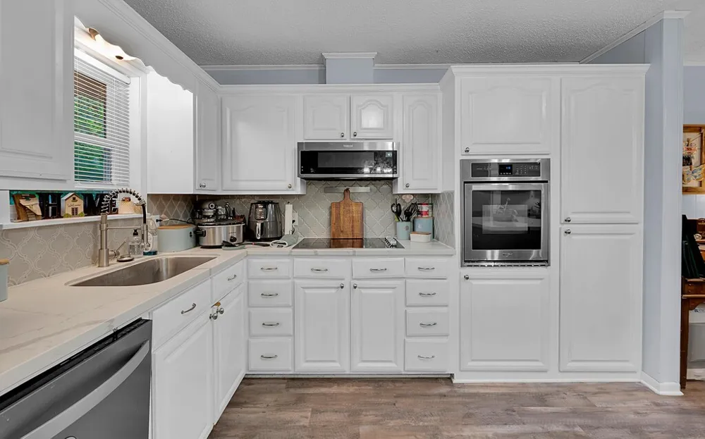 902 S Avenue L Clifton, TX 76634