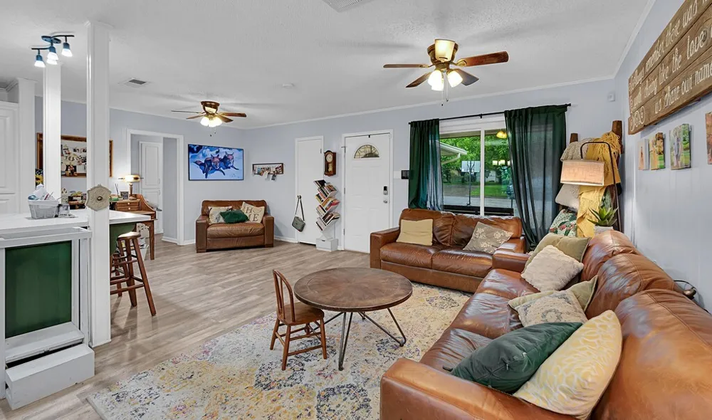 902 S Avenue L Clifton, TX 76634