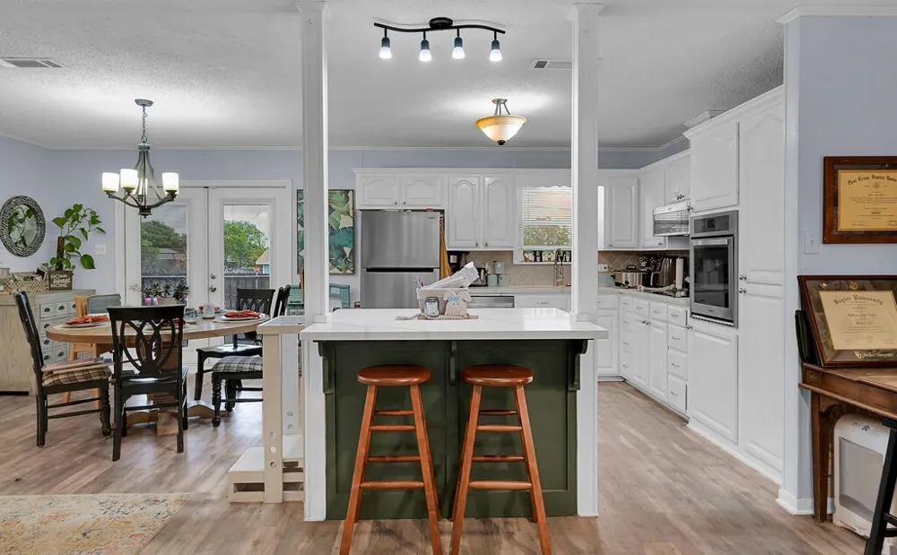 902 S Avenue L Clifton, TX 76634