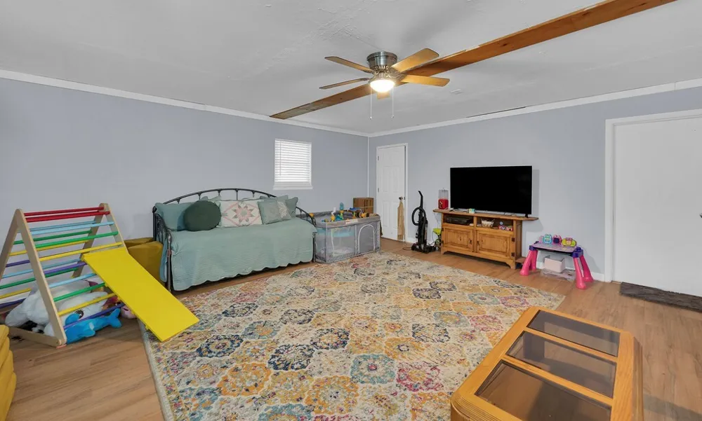 902 S Avenue L Clifton, TX 76634