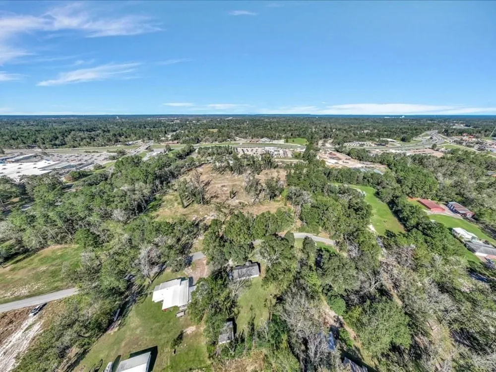 307 Sandybrook Lufkin, TX 75901