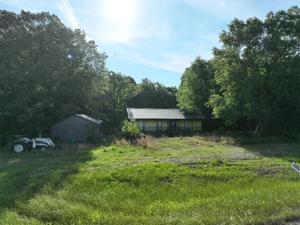 7453 Farm Road 412 Clarksville, TX 75426