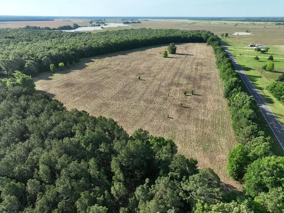 7453 Farm Road 412 Clarksville, TX 75426