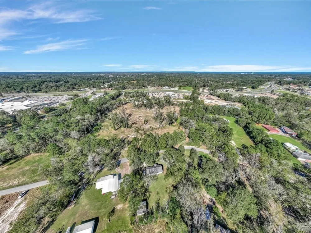 319 Sandybrook Lufkin, TX 75901