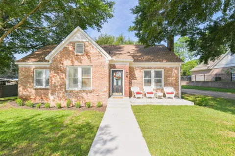 802 S Day Street