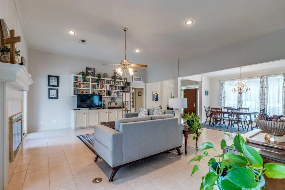104 Douglas Drive Bellville, TX 77418
