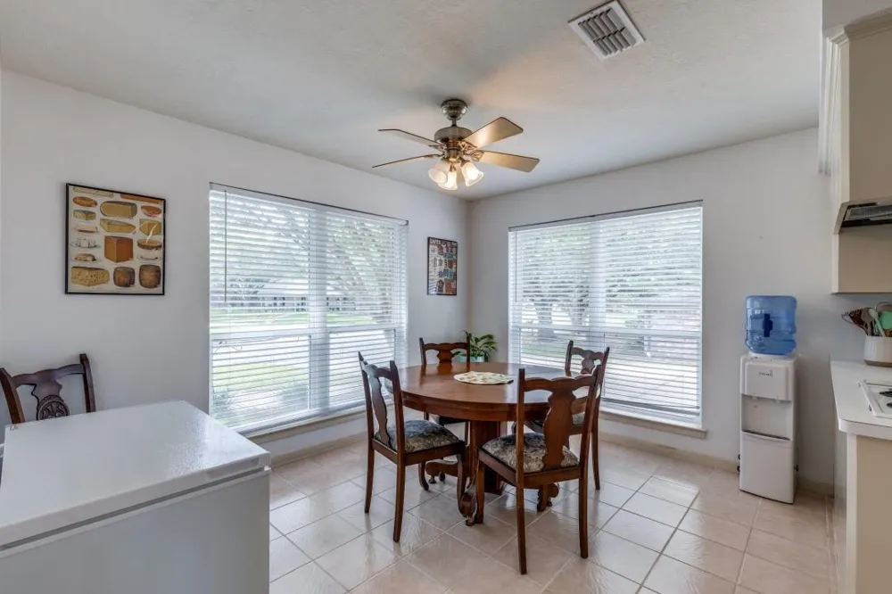 104 Douglas Drive Bellville, TX 77418