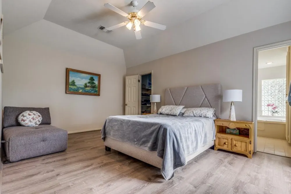 104 Douglas Drive Bellville, TX 77418