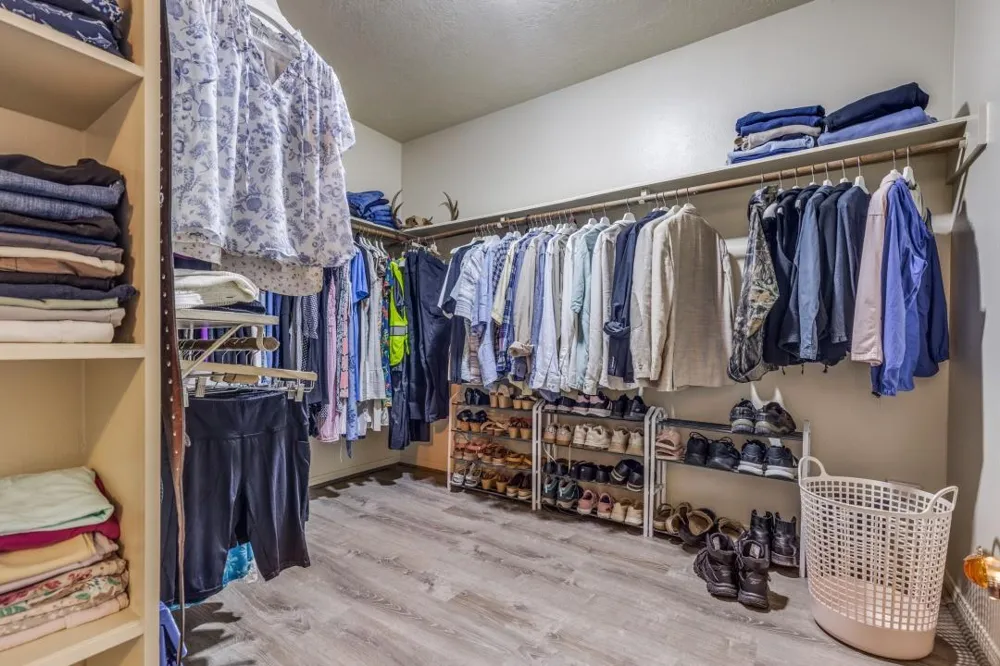 104 Douglas Drive Bellville, TX 77418