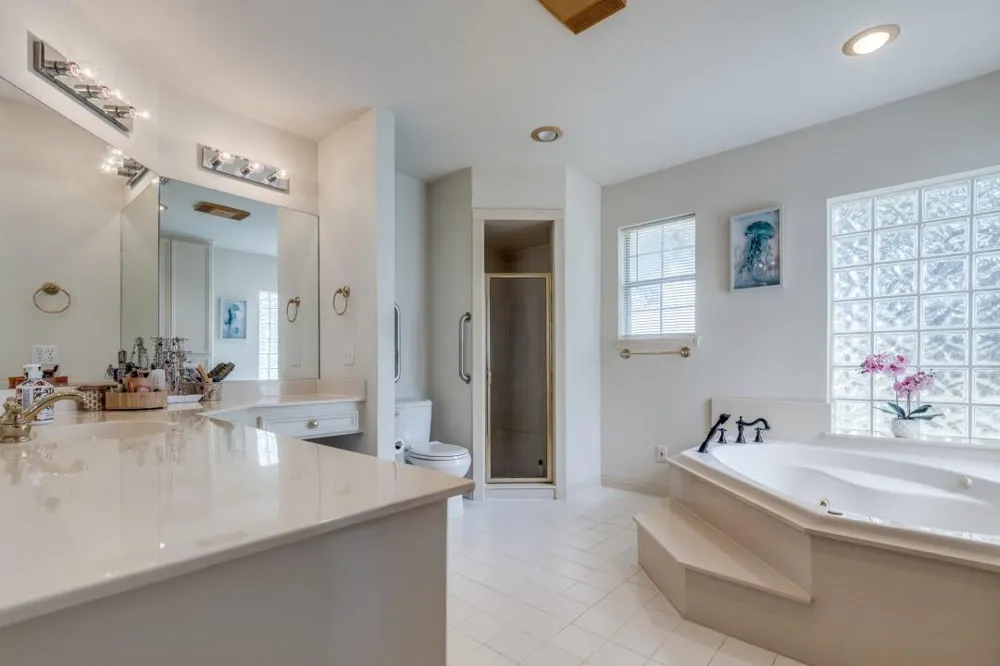 104 Douglas Drive Bellville, TX 77418