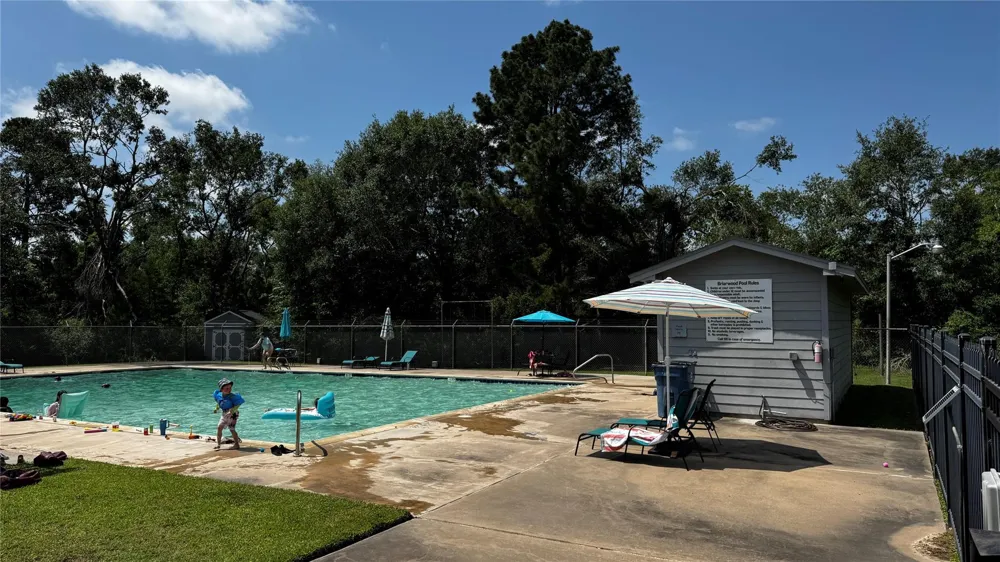 104 Douglas Drive Bellville, TX 77418