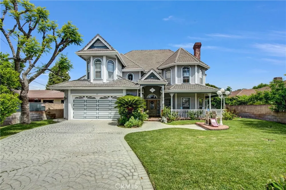 717 E Camino Real