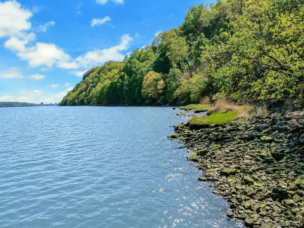 34 Lawrence Lane Palisades, NY 10964
