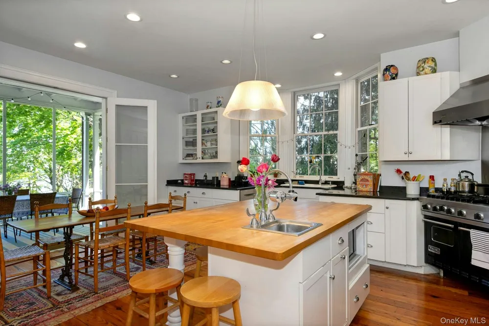 34 Lawrence Lane Palisades, NY 10964