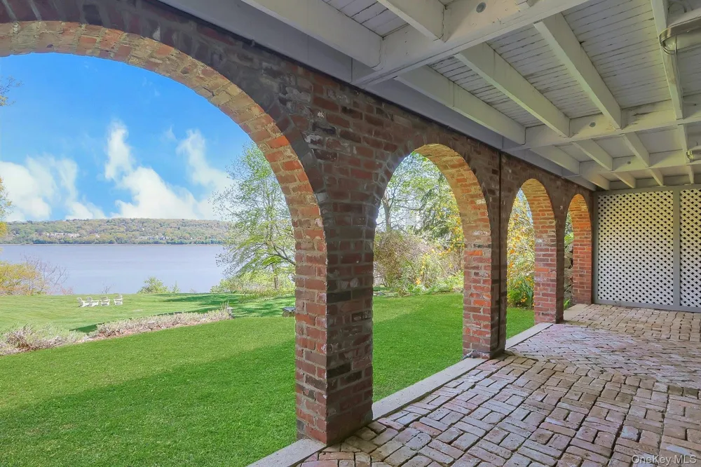 34 Lawrence Lane Palisades, NY 10964