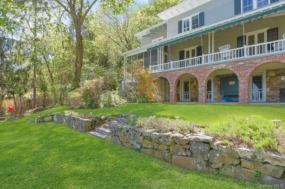 34 Lawrence Lane Palisades, NY 10964