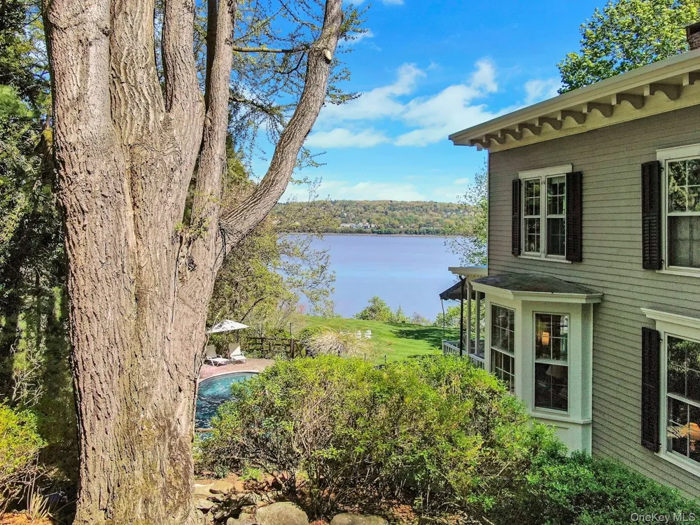 34 Lawrence Lane Palisades, NY 10964