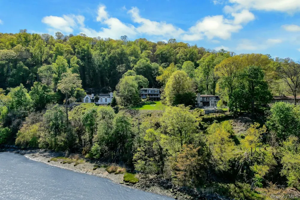 34 Lawrence Lane Palisades, NY 10964