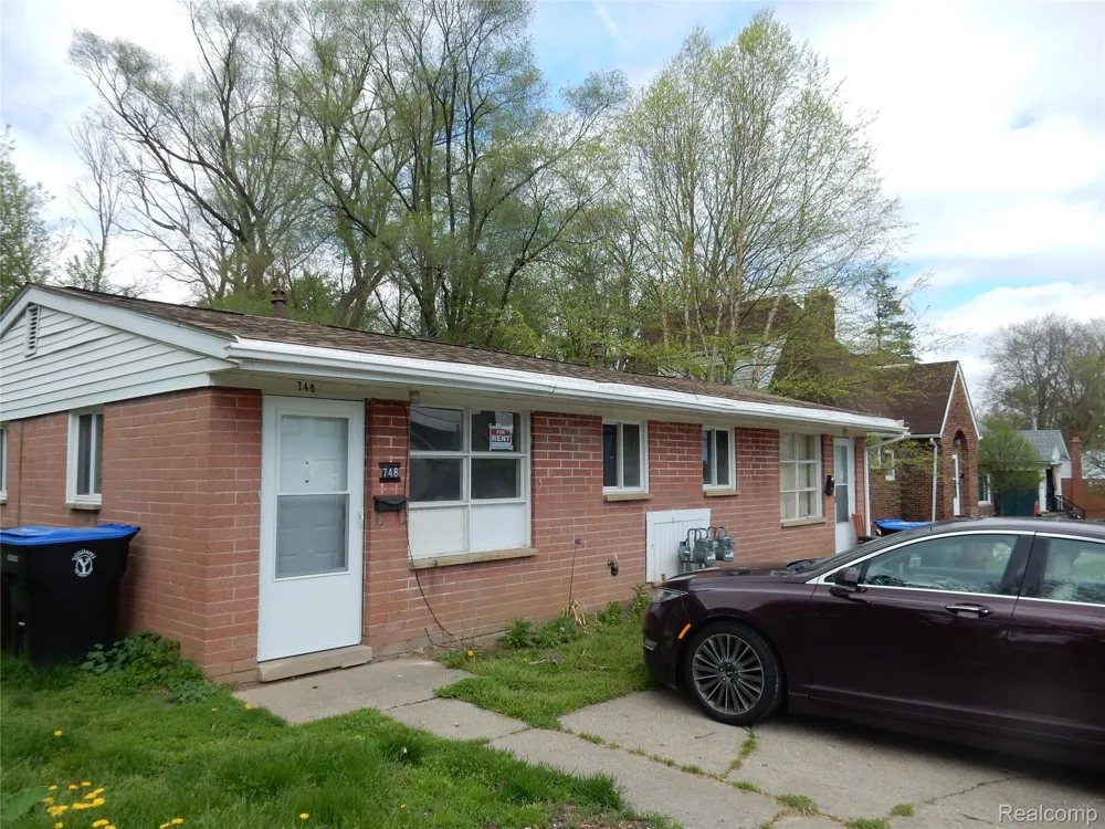 748 Harriet Street Ypsilanti City, MI 48197