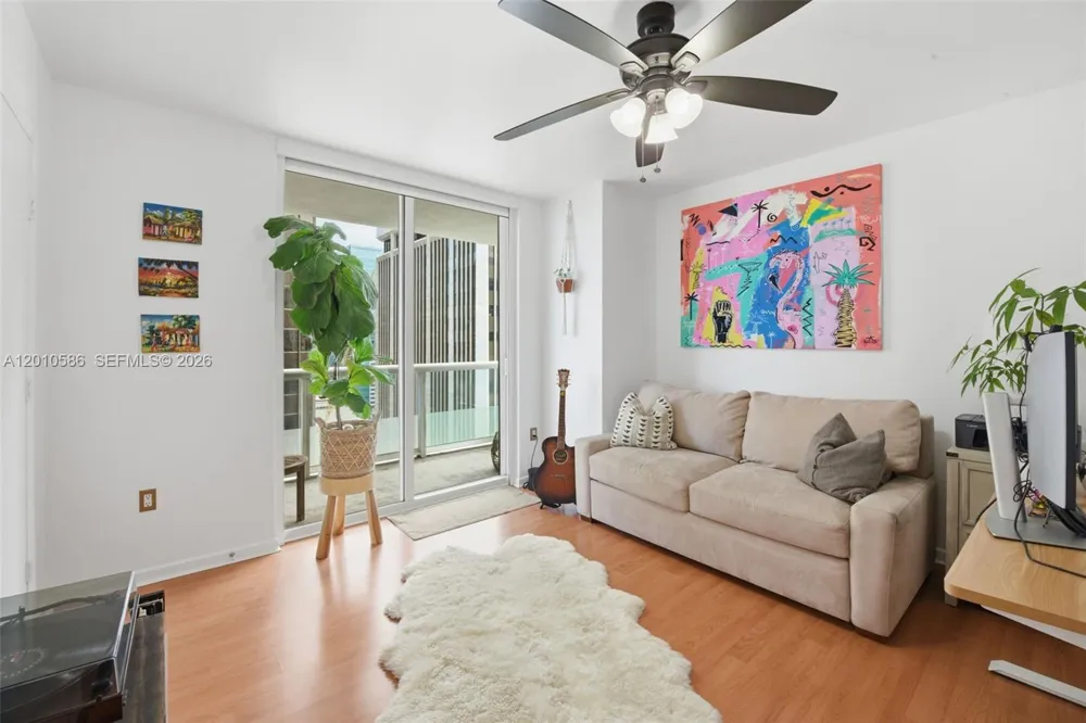 50 Biscayne Blvd #2911 Miami, FL 33132