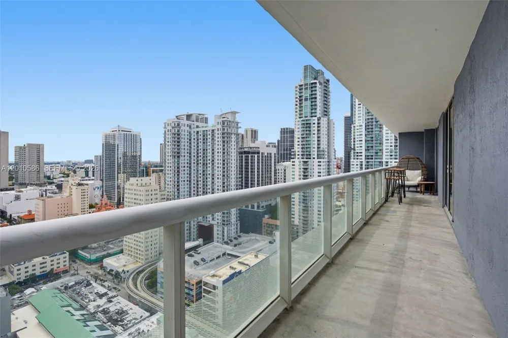 50 Biscayne Blvd #2911 Miami, FL 33132