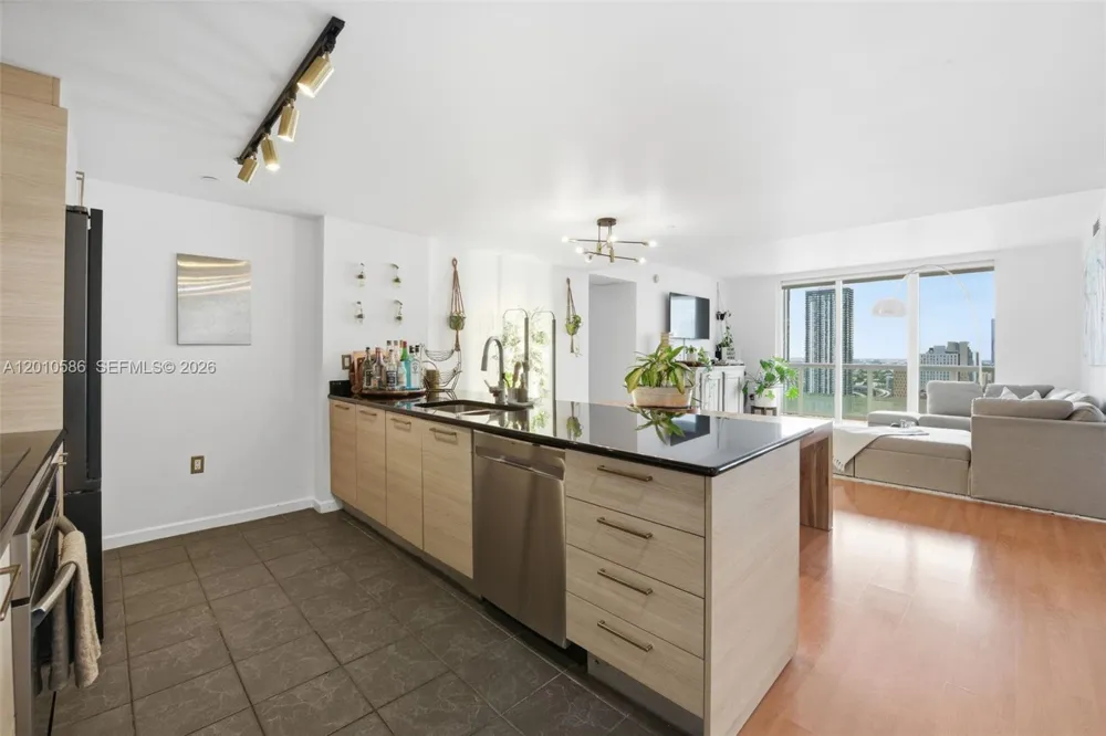 50 Biscayne Blvd #2911 Miami, FL 33132