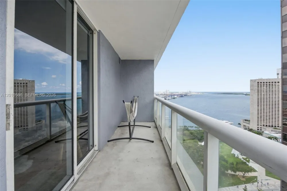 50 Biscayne Blvd #2911 Miami, FL 33132