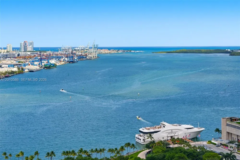 50 Biscayne Blvd #2911 Miami, FL 33132