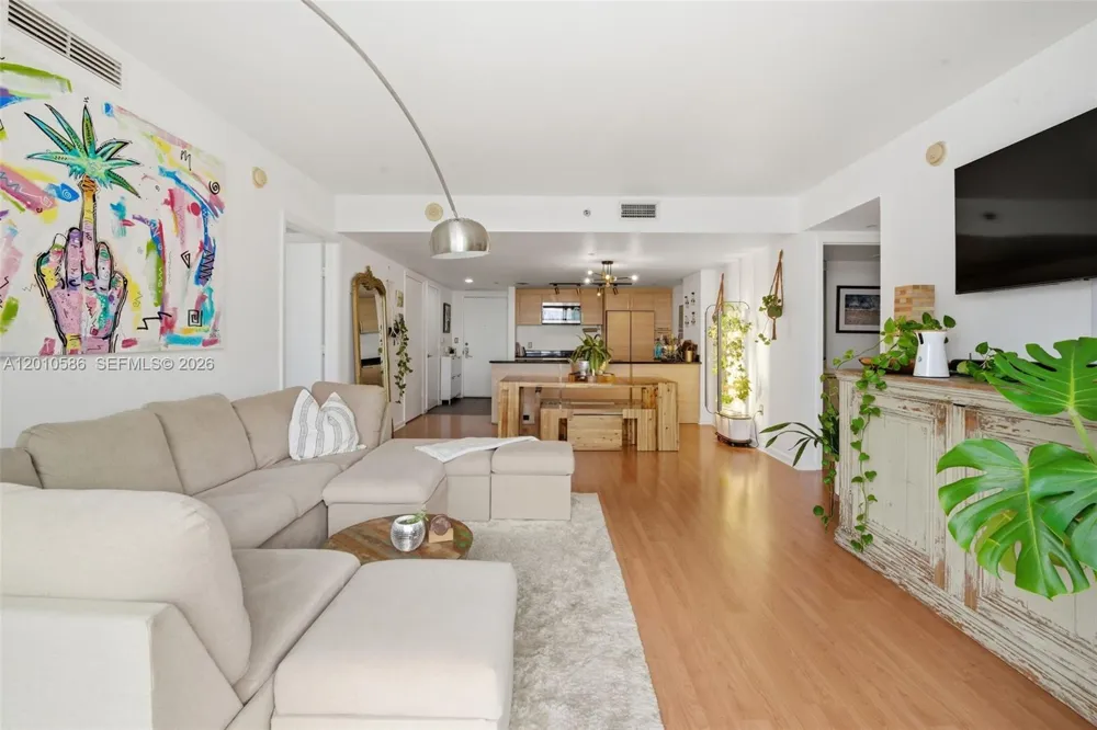 50 Biscayne Blvd #2911 Miami, FL 33132