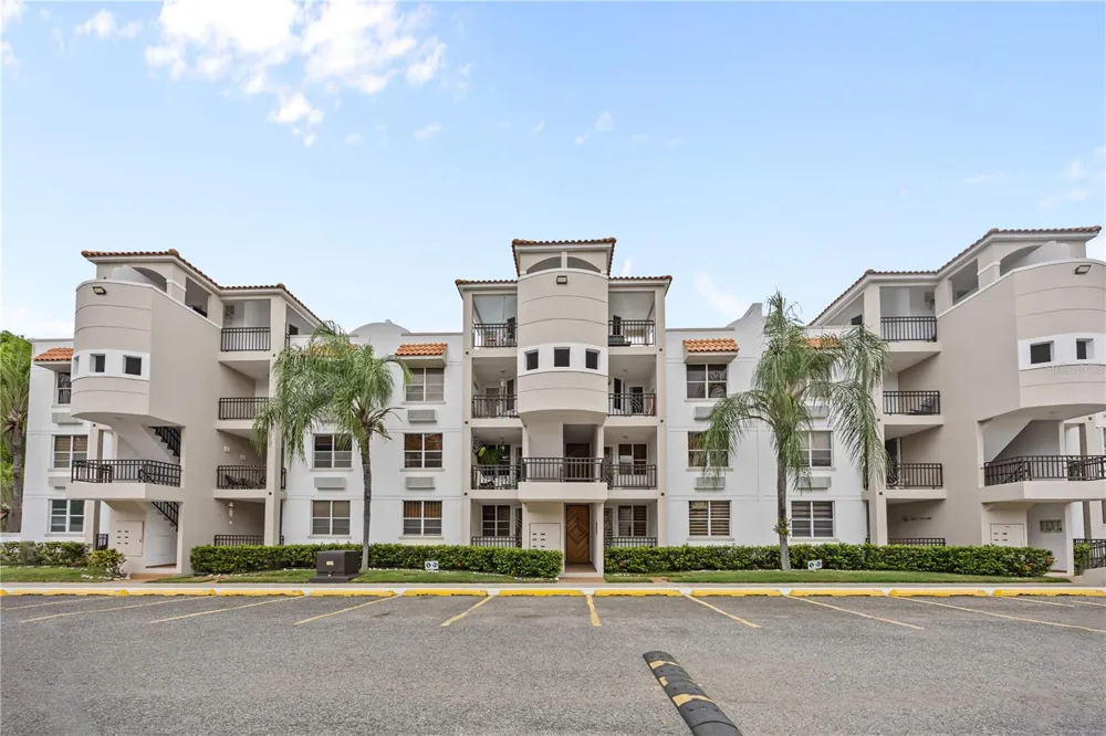 26 CALLE CAMBIJA #PH B-312 Rincon, PR 00677