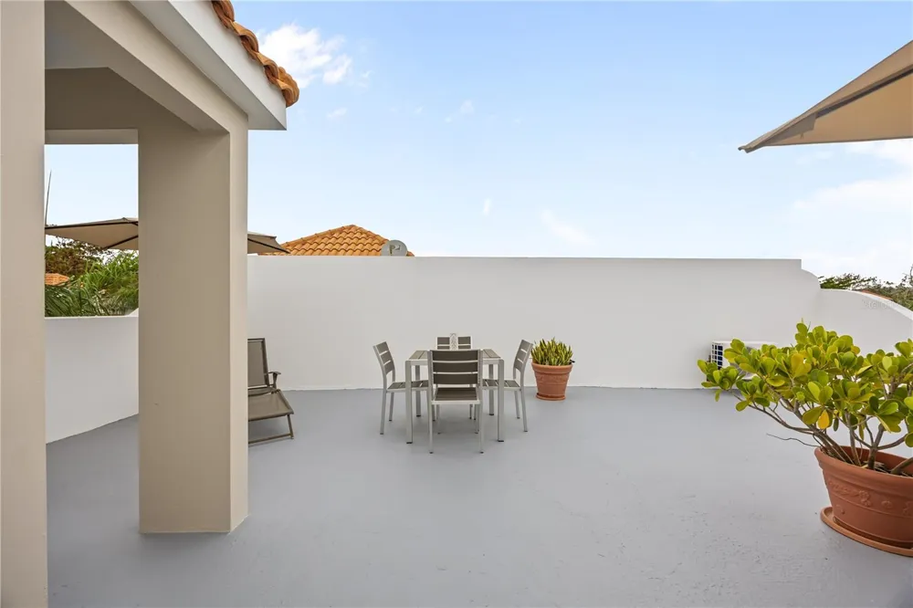 26 CALLE CAMBIJA #PH B-312 Rincon, PR 00677