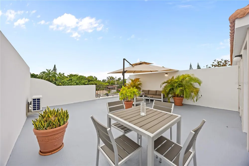 26 CALLE CAMBIJA #PH B-312 Rincon, PR 00677