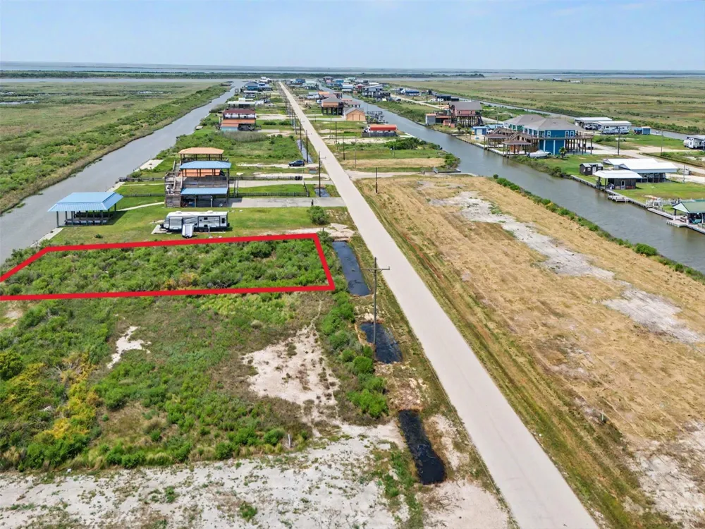 1263 Van Sant Gilchrist, TX 77617