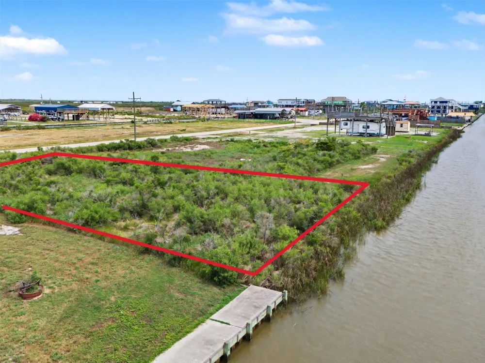 1263 Van Sant Gilchrist, TX 77617