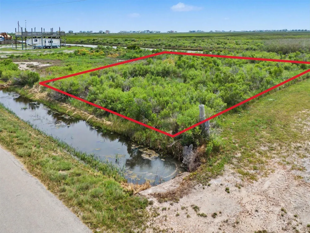 1263 Van Sant Gilchrist, TX 77617