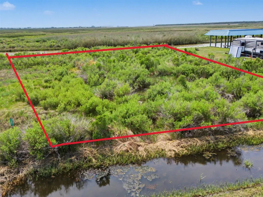 1263 Van Sant Gilchrist, TX 77617