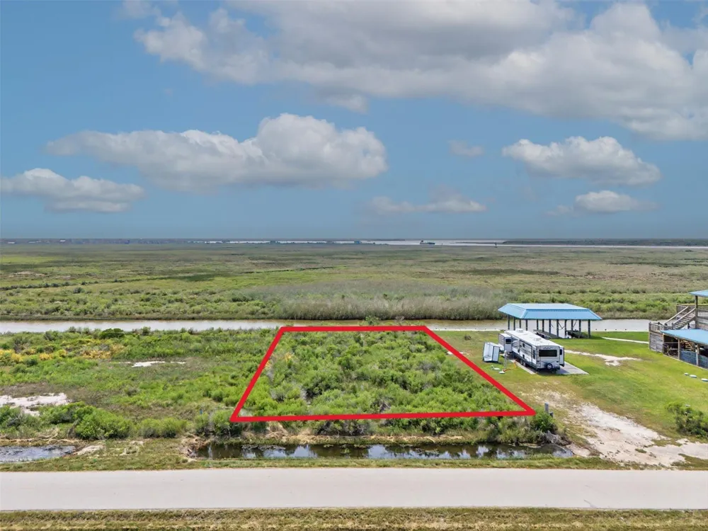 1263 Van Sant Gilchrist, TX 77617