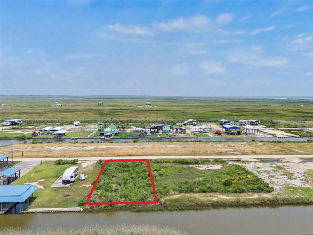 1263 Van Sant Gilchrist, TX 77617
