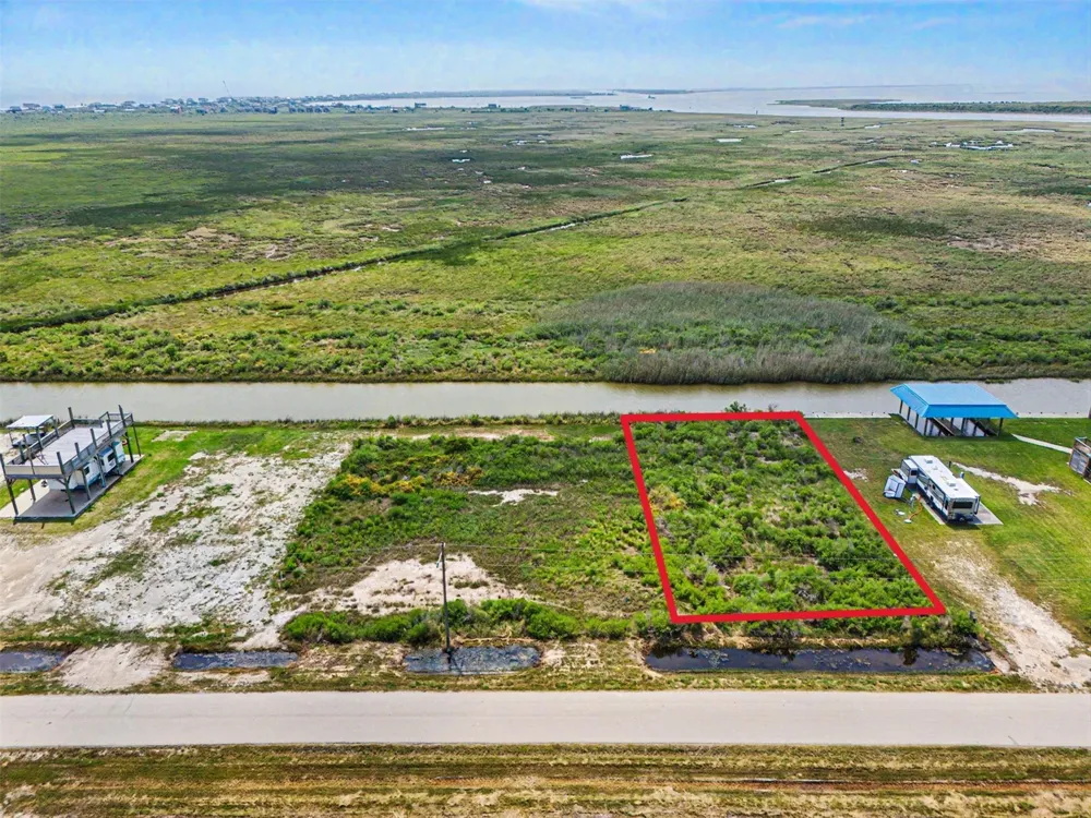 1263 Van Sant Gilchrist, TX 77617