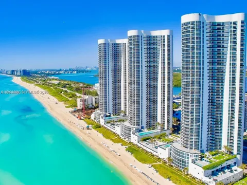 15811 Collins Ave #2703