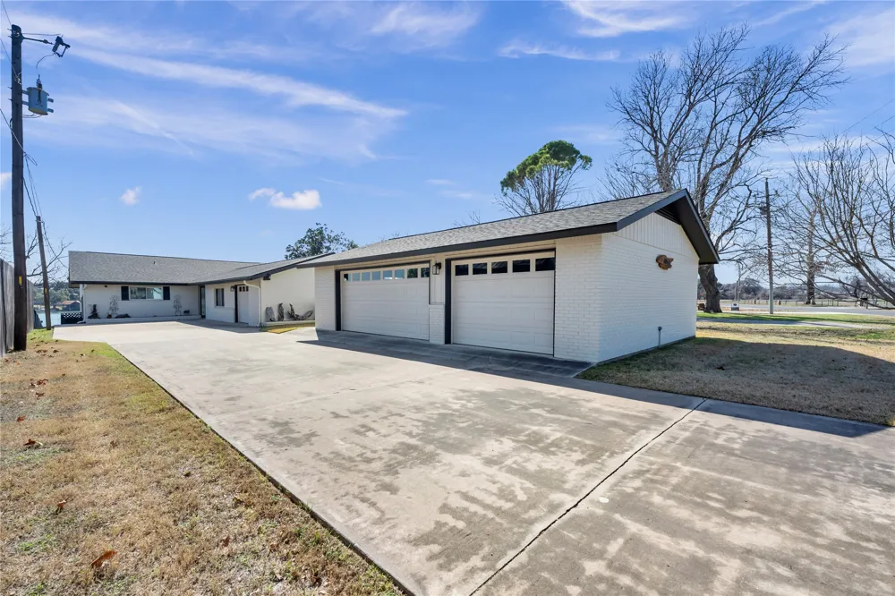 1846 Bluebonnet Lane Kingsland, TX 78639