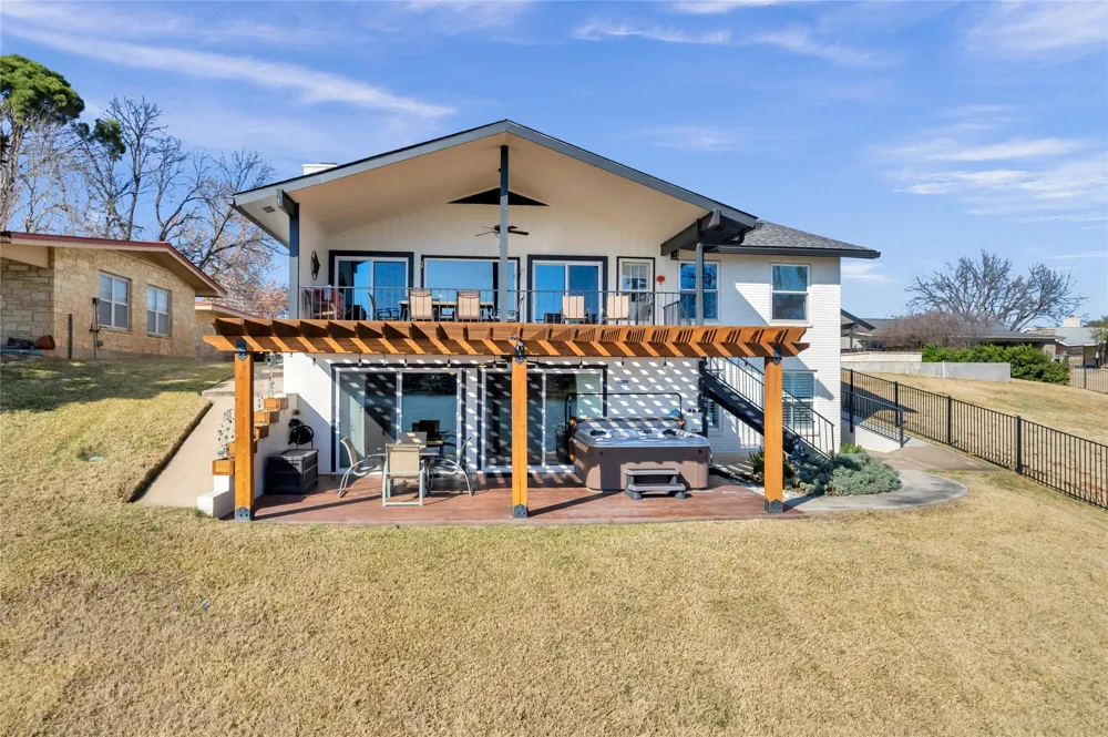 1846 Bluebonnet Lane Kingsland, TX 78639